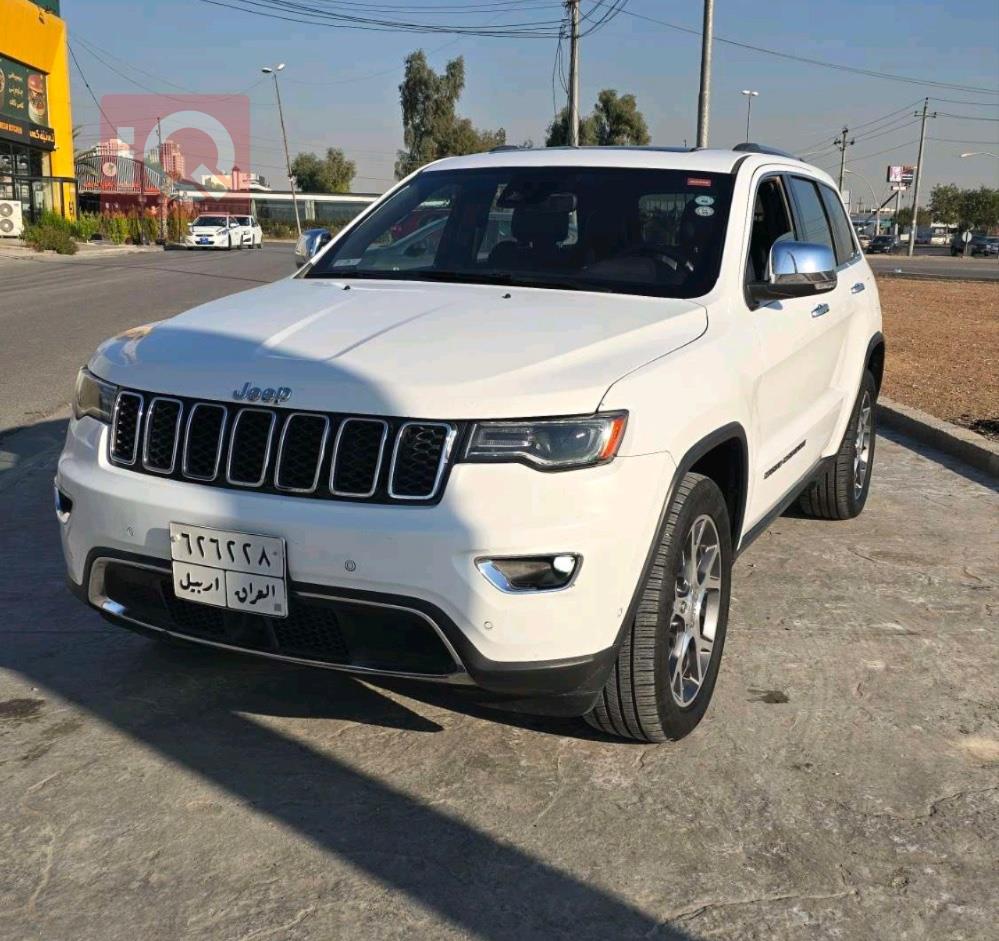 جیپ گراند شیرۆکی